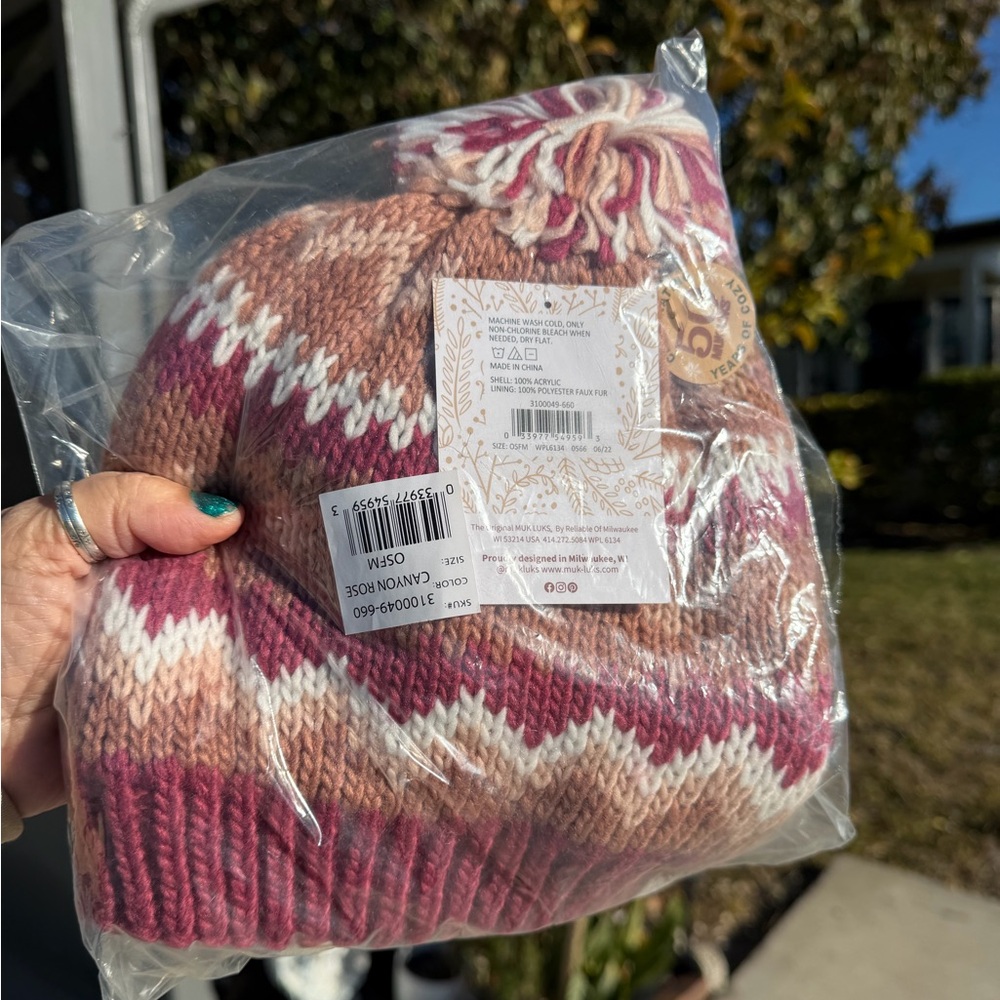 MUK LUKS Knit Cuff Pom Pom Beanie - Picture 12 of 16